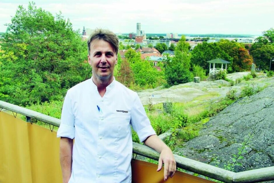 Rifet Secic, köksmästare vid Djäknebergets restaurang. Foto: Lasse Blom