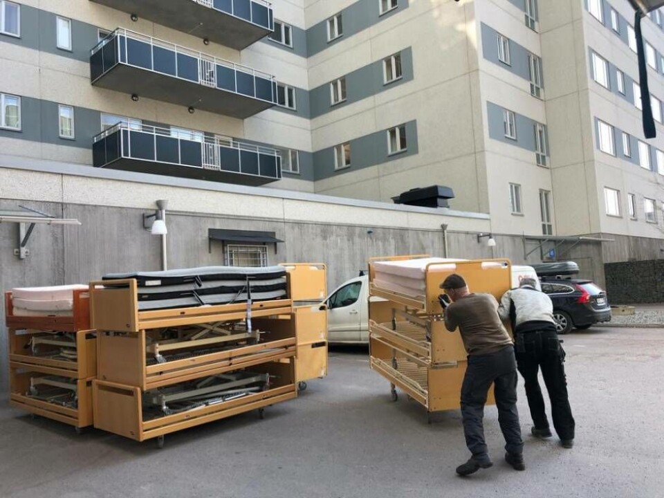 Frälsningsarmén bistånd levererade sängar till Västerås lasarett. Foto: Joje Alesand
