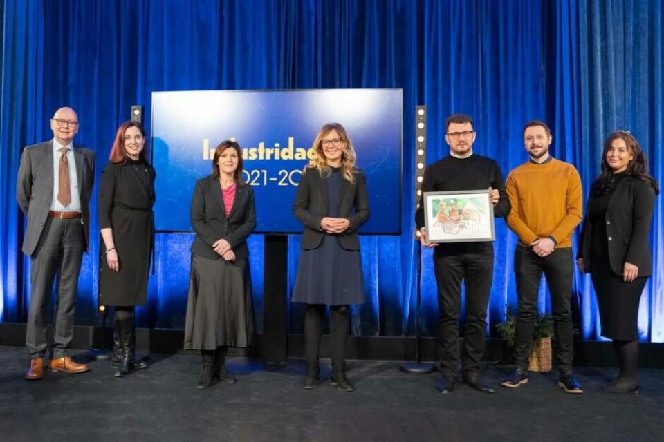 Klas Wåhlmark VD Teknikföretagen, Ulrika Lindstrand ordförande Sveriges Ingenjörer, Eva Nordmark (S) arbetsmarknad- och jämställdhetsminister, Linda Wennberg enhetschef ABB, Senad Hujic klubbordförande ABB, Jonas Wikström HR ABB, Arta Berisha produktionsledare ABB. Foto: Fréros Klas Wåhlmark VD Teknikföretagen, Ulrika Lindstrand ordförande Sveriges Ingenjörer, Eva Nordmark (S) arbetsmarknad- och jämställdhetsminister, Linda Wennberg enhetschef ABB, Senad Hujic klubbordförande ABB, Jonas Wikström HR ABB, Arta Berisha produktionsledare ABB. Foto: Fréros
