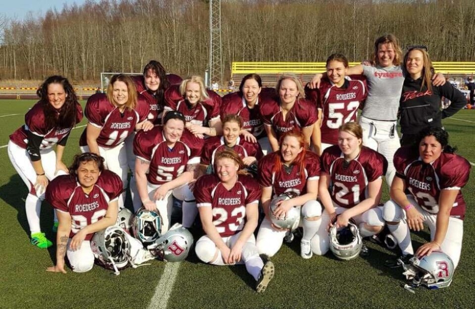 Här är Västerås Roedeers-laget som som vann premiären mot danska Copenhagen Tomahawks med klara siffror. Foto: Privat