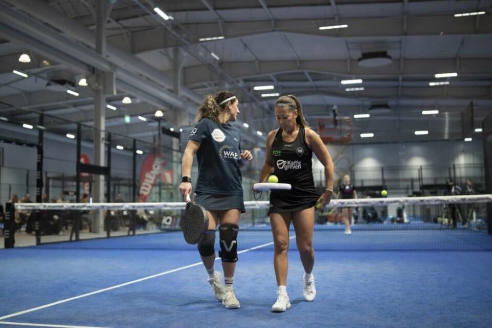 Damsegrare. Baharak Soleymani och Antonette Andersson vann finalen i damklass. Foto: Jim Ahlerup