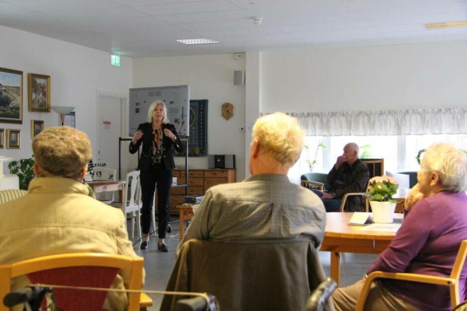Therese Flöijer under föreläsningen om digitala bankhjälpmedel. Foto: Helena Andersson