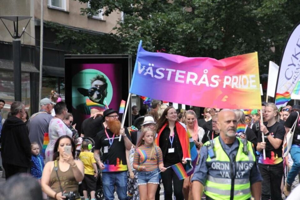 Regnbågsparad. Prideparaden brukar locka hundratals västeråsare varje år. Foto: Helena Andersson