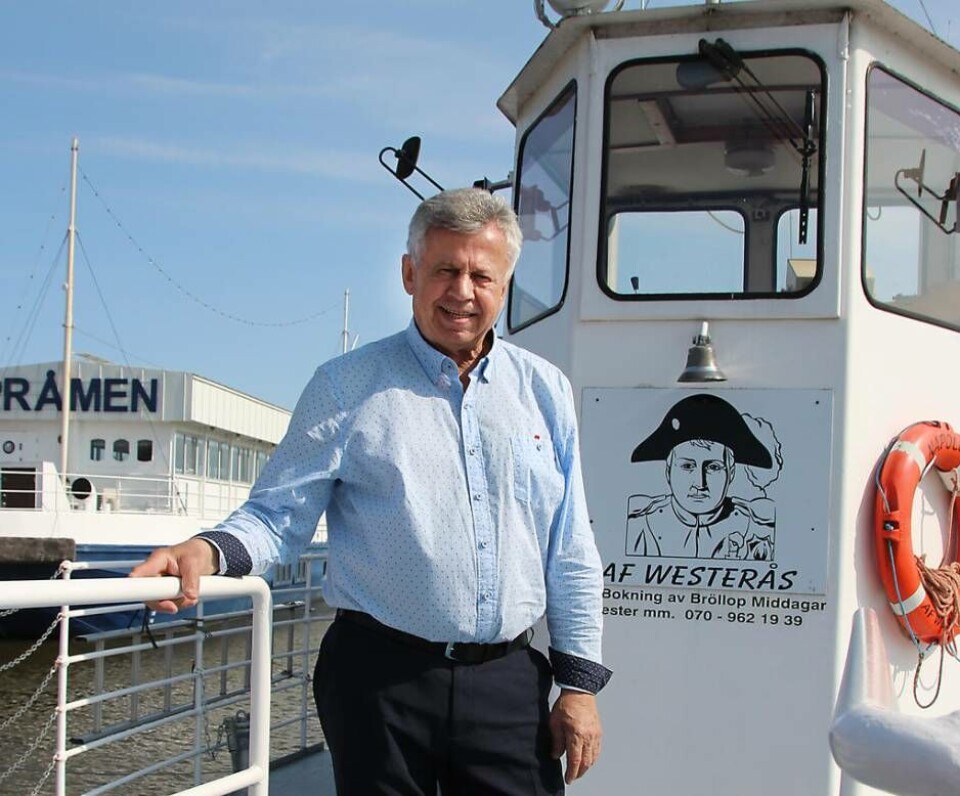 Kapten och redare. Radde Milutinovic firar 25 år ombord på Napoleon. ”Jag tänker inte lägga mig ner än”, säger den 76 år unge nöjesprofilen. foto: Jonas Bergkvist Foto: Jonas Bergkvist
