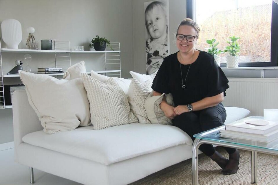 Linda inreder gärna med ljusa toner med inslag av naturmaterial. Foto: Helena Andersson
