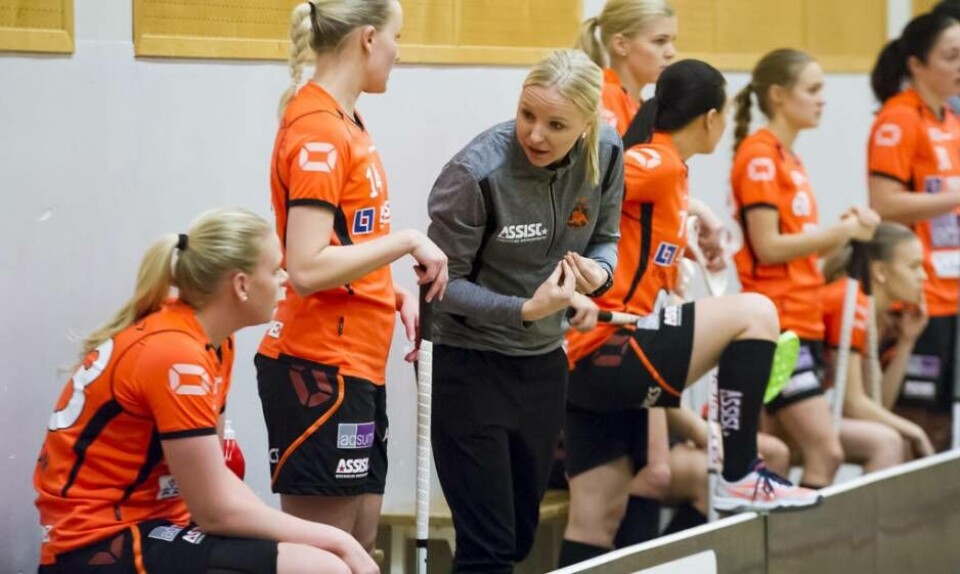 Rönnbyikonen Karolina Widar byter det orange båset mot det blågula. ”Häftigt och ärofyllt”, säger hon det nya uppdraget. Foto: Stefan Lindgren