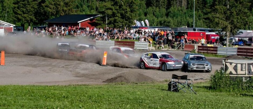 Startkalabaliken i finalen i 2400. Martin Ekspjuth (nummer 220 som bil nummer tre här) tar sig förbi alla och vinner sedan finalen. Foto: Janne Cermenius/VMS