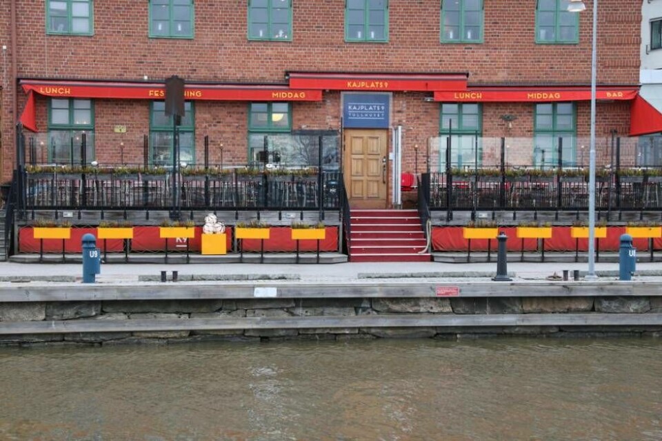 Brasseriet Kajplats 9 ligger fint beläget vid Tullhuskajen ett stenkast från Mälaren. Foto: Helena Andersson Brasseriet Kajplats 9 ligger fint beläget vid Tullhuskajen ett stenkast från Mälaren. Foto: Helena Andersson