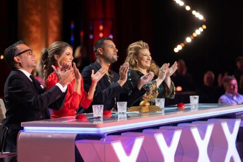 Juryn med David Batra, Bianca Ingrosso, Edward af Sillén och Sarah Dawn Finer gillade vad de såg när dansgruppen OIDC från Västerås stod på Talangscenen. Foto: Gustav Hallén/TV4