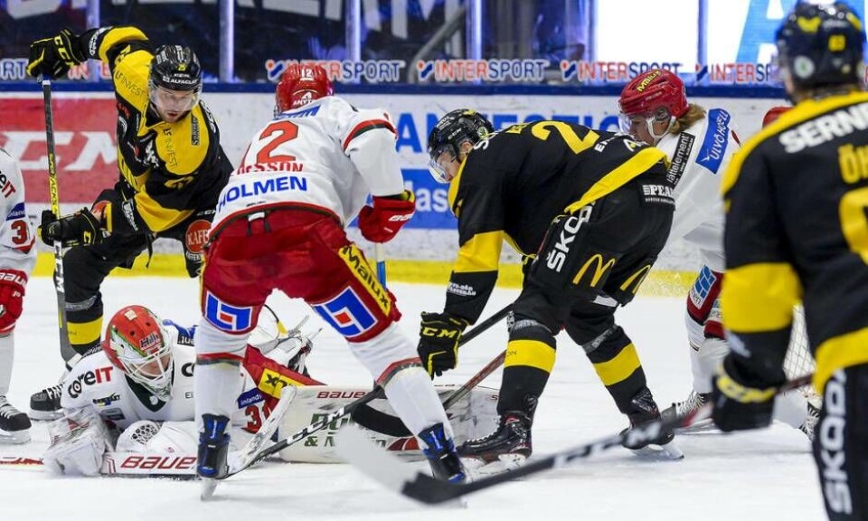 VIK förbereder för match som vanligt ikväll men följer utvecklingen noga. Foto: STEFAN LINDGREN