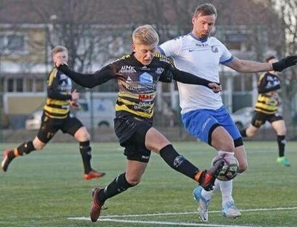 Premiärdags. Denna lördag är det seriepremiär i division 2 för Skiljebo. Här ses löftet Dennis Collander i genrepet mot Rynninge förra torsdagen. Foto: SSK