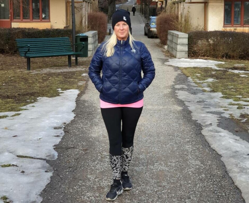 Friskvårdskonsulten Therese Ericsson från Walking Talking ute på en av många promenader. Foto: Privat