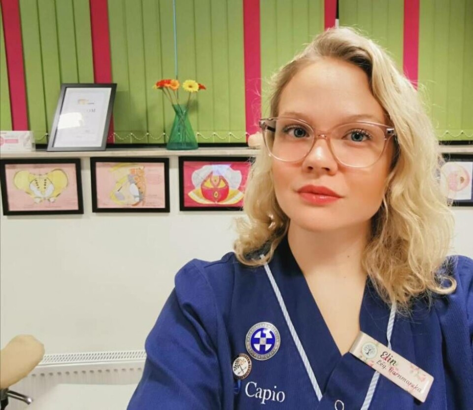 Elin Åberg barnmorska på Capio vårdcentral på Vallby har spelat in föräldrautbildningsfilmer. Foto: Privat