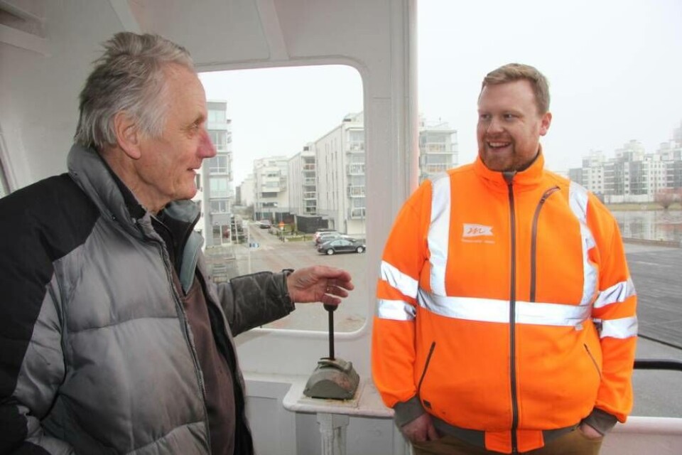 Västeråsprofilen och fotografen Antti Korhonen i samtal med Niclas Eriksson från Rederi Mälarstaden. Foto: Jonas Edberg