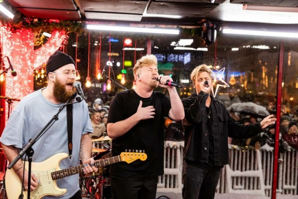 Norlie & KKV står på Qwarnscenen 8 augusti. Här från deras spelning i glasburen i Västerås i samband med Musikhjälpen i december. Foto: Mattias Ahlm/Sveriges Radio