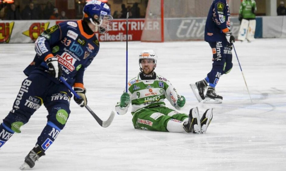Säsongen är över för VSK Bandy, Bollnäs vann den femte och avgörande kvartsfinalen med 5–3 och kvartsfinalserien med 3–2 i matcher. Foto: STEFAN LINDGREN