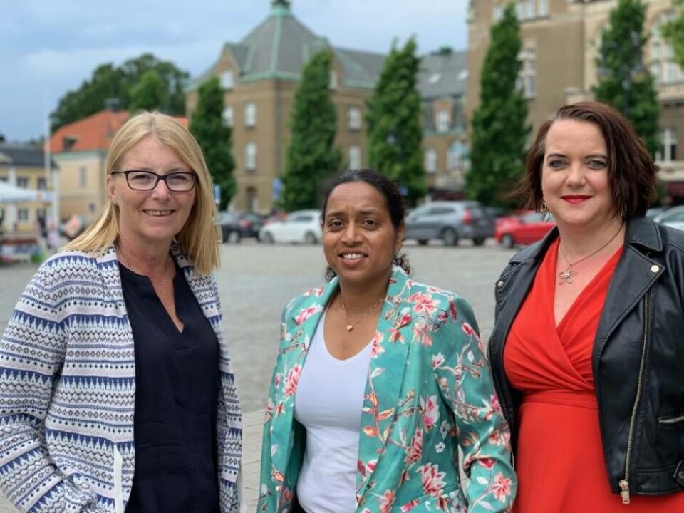 Elisabeth Unell (M), oppositionsråd i Västerås, Anna Hård af Segerstad (M), oppositionsråd i Västerås och Amanda Agestav (KD), oppositionsråd i Västerås. Foto: Moderaterna