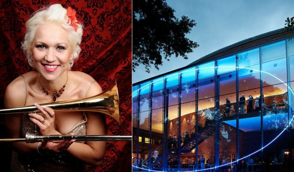 Trettondags-drag. Gunhild Carling kommer till Västerås konserthuset med familjen. Foto: Pressbild