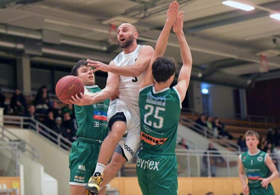 Salar Ibragim blev poängbäst i Aros Basket med sina 29 poäng och nu är Västeråsklubben tillbaka i serieledning. Foto: BJARNEFELDT PHOTOGRAPHY