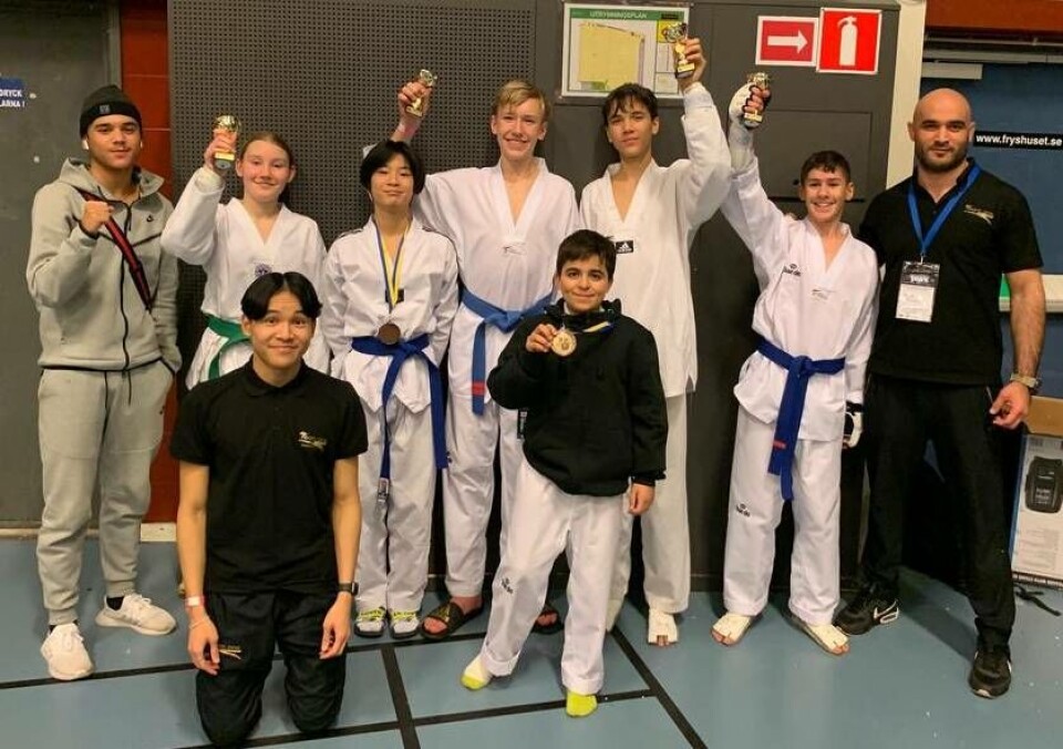 Team One hade sex deltagare med i Stockholm. Här ses hela gänget ihop med coacherna: Jesper Laloknam, Molly Anklav Lanca, Ian Elovsson, Tintin Bergman, Oliver Davidsson, Jakob Ayoub, Saif Ramez, Justin Laloknam, Sam Yosef. Foto: Team One