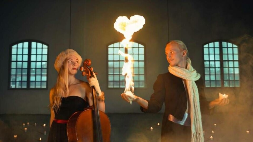 En annorlunda julföreställning med eld och musik. Foto: Trix