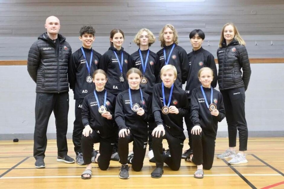 KSA Västerås medaljgäng från Svenska Cupen 3: Guld: Anna Aukland Silver: Emma Aukland, Anton Dahl, Flora Gunillasson Brons: Tuva Broberg, Erwin Hörnell, Melvin Thorsell, Hugo Öberg Foto: KSA Västerås