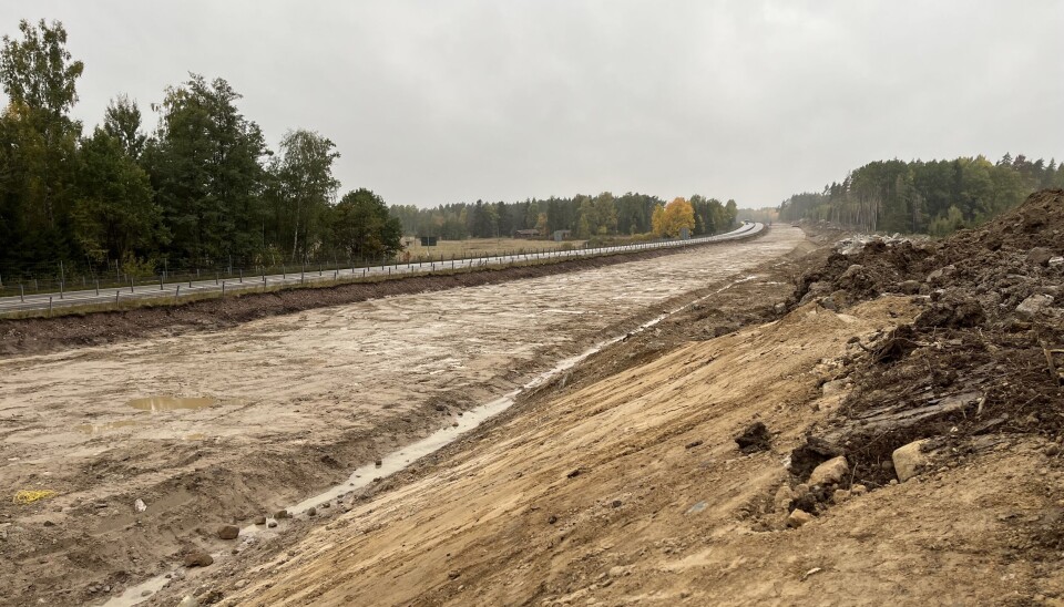 Trafikverket uppmanar bilister att köra försiktigt längs sträckan på E18 där det är vägarbete.