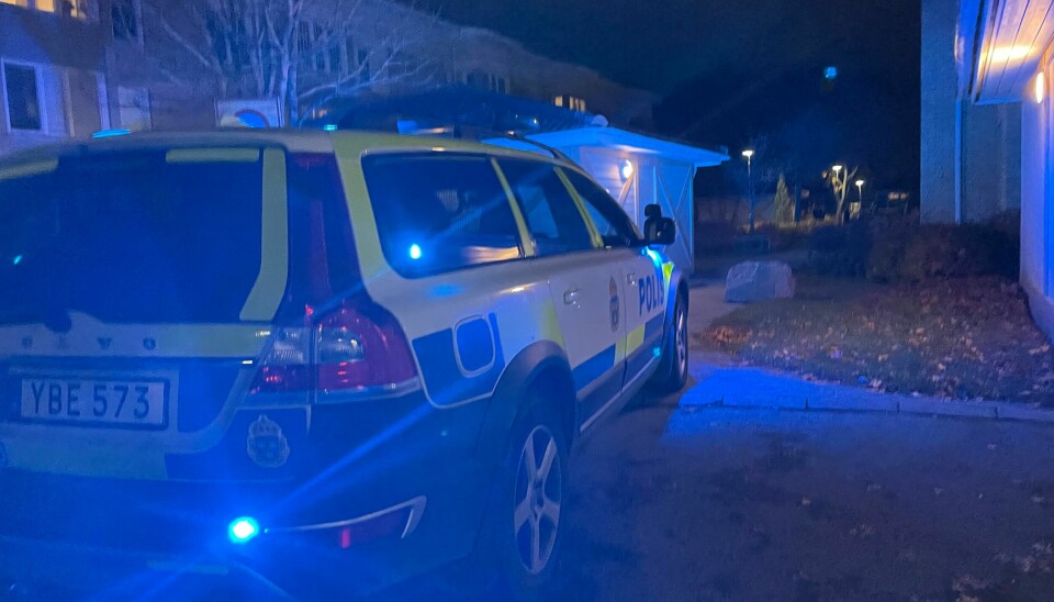 Ett stort antal polispatruller var på plats på Bäckby efter skjutningen.