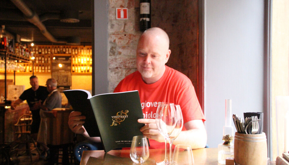 Frankgrundaren Peter Sandberg är tillbaka på Västerås restaurangscen som delägare och en drivande kraft i Vinoteket. ”Mitt bidrag blir inledningsvis att skruva lite på inredning, musikprofil, logotype och menyer”, säger han. Frankgrundaren Peter Sandberg är tillbaka på Västerås restaurangscen som delägare och en drivande kraft i Vinoteket. ”Mitt bidrag blir inledningsvis att skruva lite på inredning, musikprofil, logotype och menyer”, säger han.