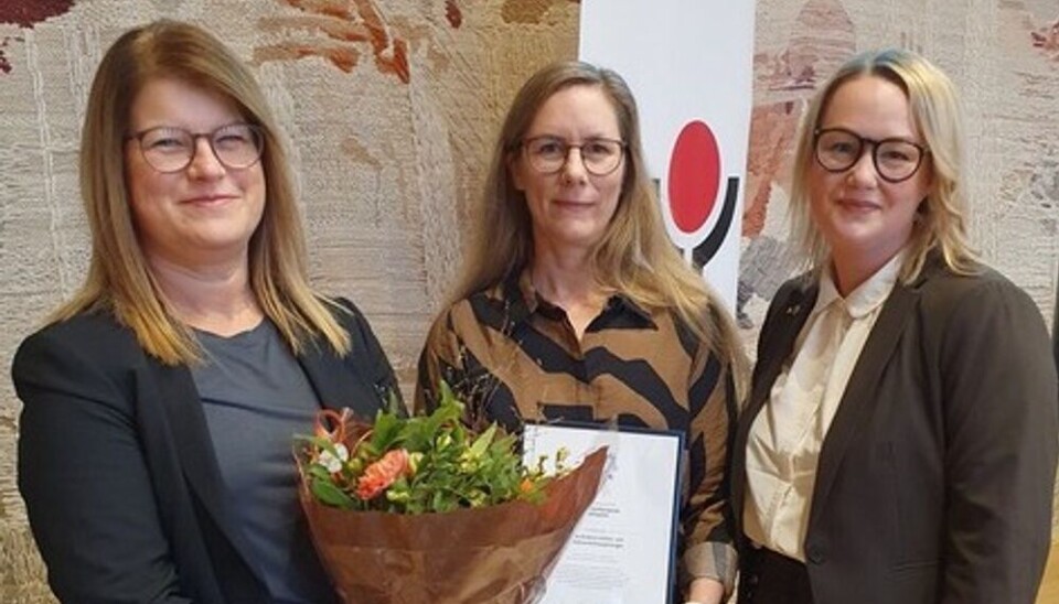 Anna Brors Ulvemark, verksamhetschef, Jenny Berglund, enhetschef, och Stephanie Bruksgård (M), regionråd.