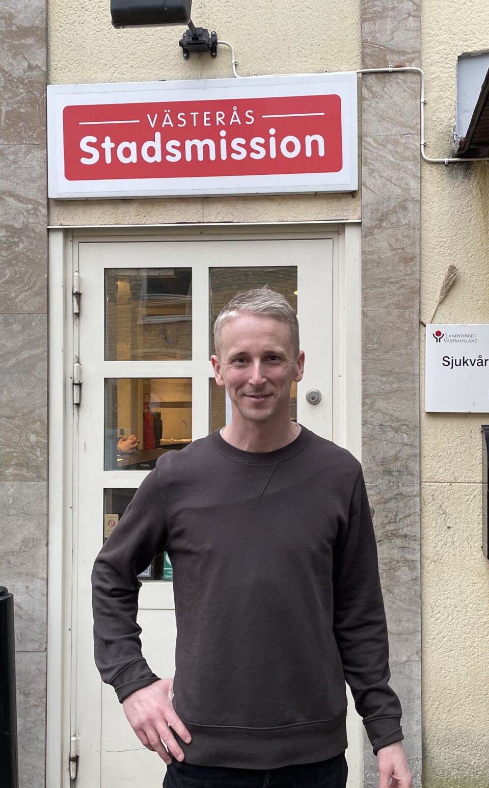 Rickard Salzmann utanför Västerås stadsmission.