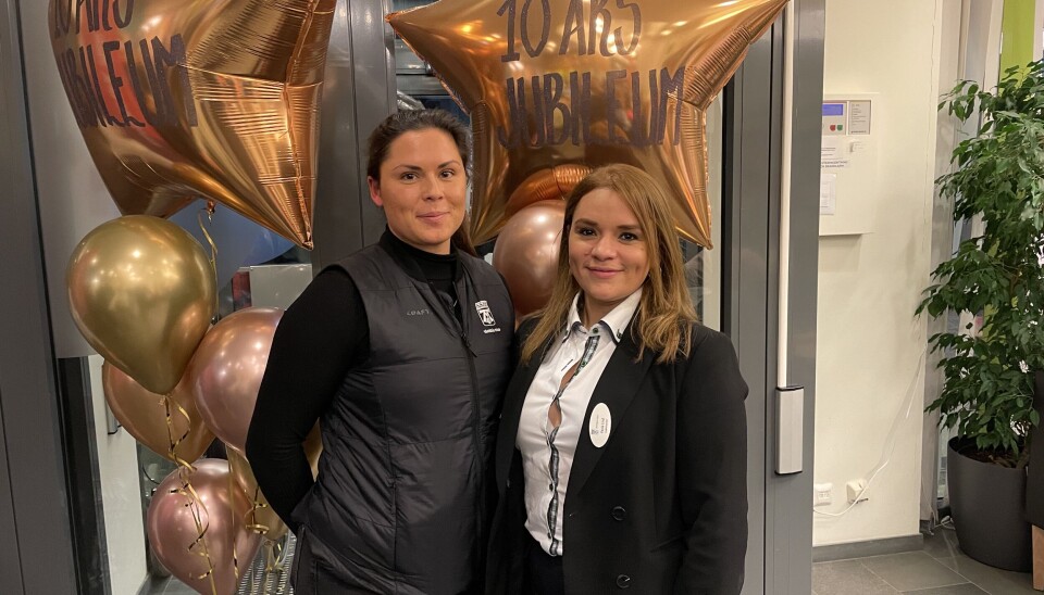 Firar. Irma Music och Paola Andrea Lind firade 10-årsjubileet med Vallbyborna.