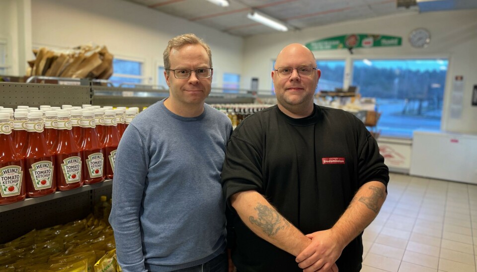 Rikard Johansson är energikartläggare på Mälarenergi och arbetar normalt mot stora företagskunder. Inför Elens dag besökte han Västerås Stadsmissions Fredrik Thingberg, som verksamhetsansvarig på Matcentralen. Rikard Johansson är energikartläggare på Mälarenergi och arbetar normalt mot stora företagskunder. Inför Elens dag besökte han Västerås Stadsmissions Fredrik Thingberg, som verksamhetsansvarig på Matcentralen.