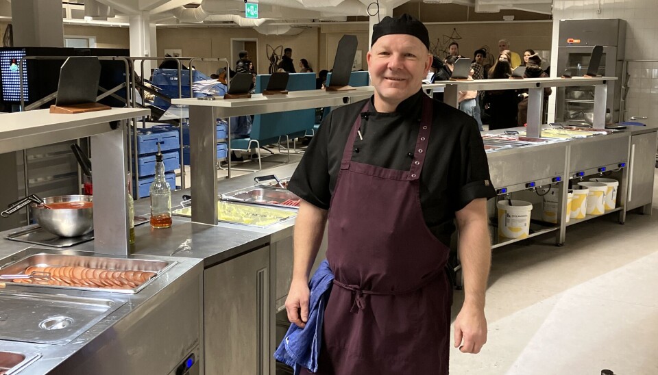 Chef i köket. Arild Rodahl bossar i köket på Rudbeckianska gymnasiet i Västerås.