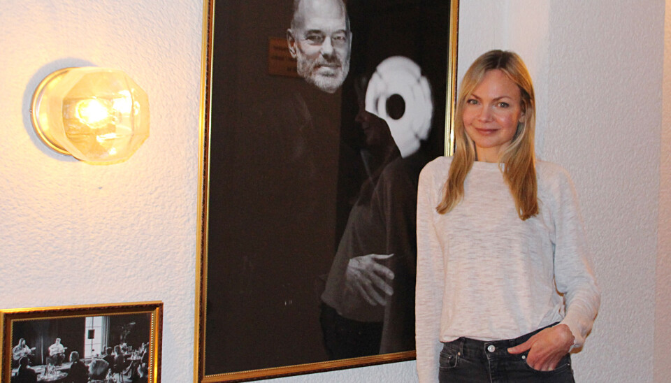 Premiär i Västerås. Etablerade skådespelaren Marie Robertson gör debut på Västmanlands Teater när ”En folkefiende” har premiär på lördag. Hon lockades hit av regissören och teaterchefen Niklas Hjulström. ”Jag har hoppats länge på att vi ska få göra något mer tillsammans”, säger hon. Premiär i Västerås. Etablerade skådespelaren Marie Robertson gör debut på Västmanlands Teater när ”En folkefiende” har premiär på lördag. Hon lockades hit av regissören och teaterchefen Niklas Hjulström. ”Jag har hoppats länge på att vi ska få göra något mer tillsammans”, säger hon.