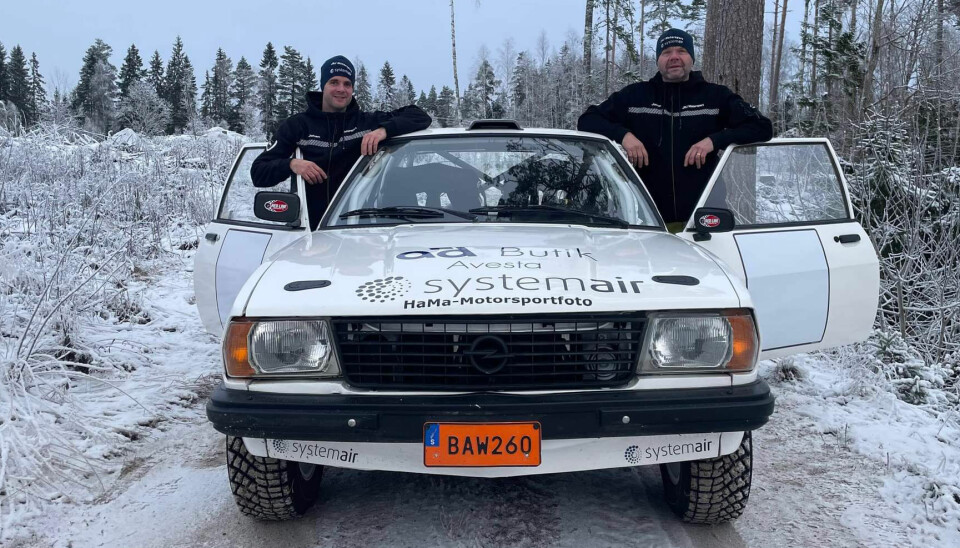 Redo för SM-debut. Kartläsare Johan Andersson och chauffören Johan Jansson är redo för det tuffa Lima-rallyt.