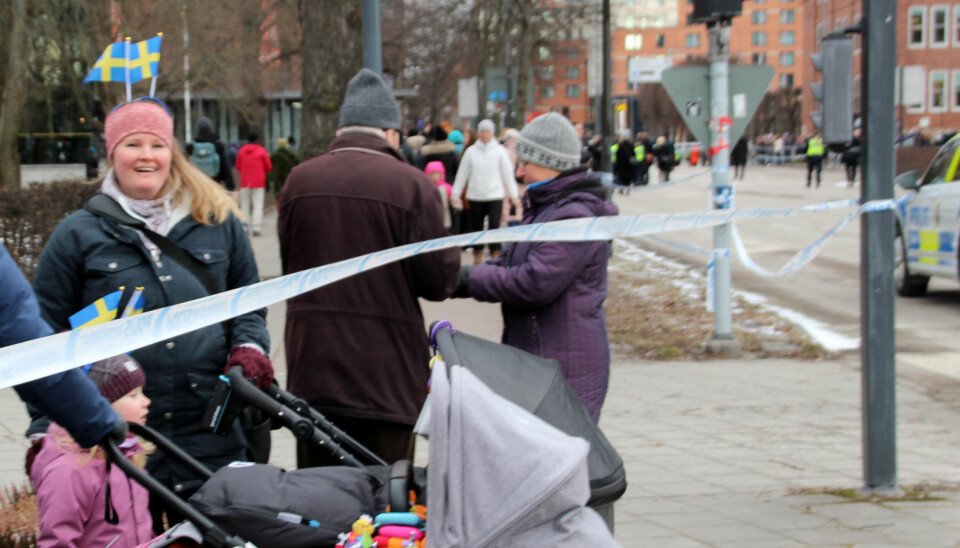 Emma Serenander och hennes barn hade utsmyckat sig lite extra med den svenska flaggan.