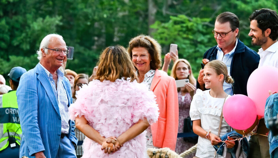 Upphovsmannen till slottskonserterna, Kung Carl XVI Gustaf, vid tidigare konsert. Upphovsmannen till slottskonserterna, Kung Carl XVI Gustaf, vid tidigare konsert.