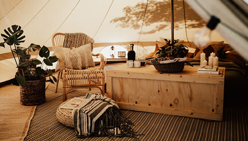Den 16 maj ställs ett glamping-tält upp på Stora torget.