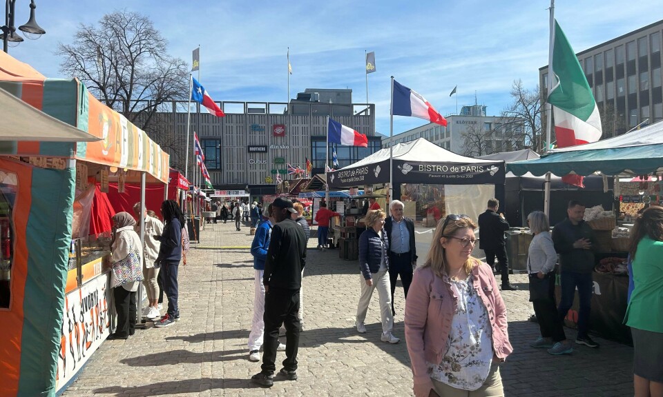 Internationella matfestivalen på Stora torget startade idag och pågår fram till lördag.
