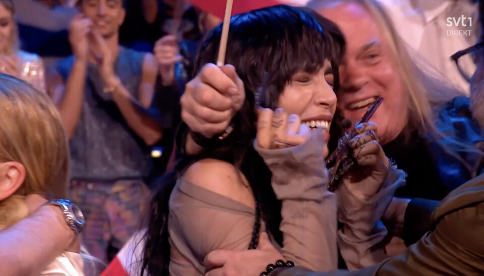 Kramkalas i green room efter att det stod klart att Loreen vann Eurovison-finalen i Liverpool. Kramkalas i green room efter att det stod klart att Loreen vann Eurovison-finalen i Liverpool.