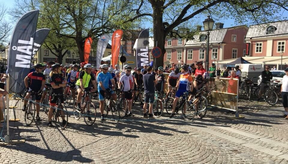 Cykelmanifestation. Start- och målplats för Västeråscykeln är Bondtorget där även festligheterna ”efter cykel” kommer att hållas när alla kommit i mål.