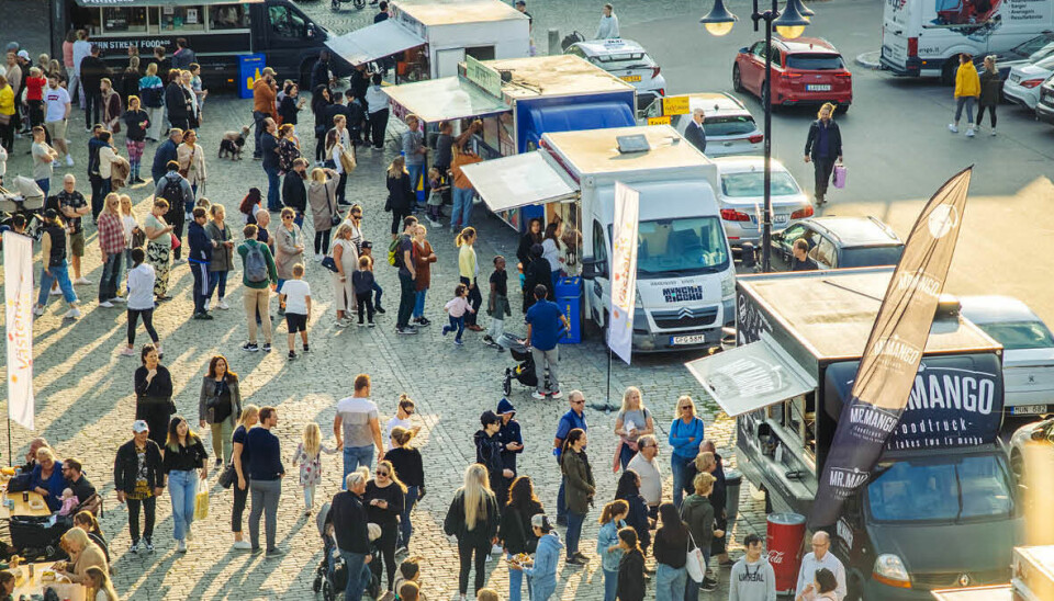 25–27 maj – Västerås Streetfood är tillbaka igen med foodtrucks, bartält och underhållning på Stora torget.