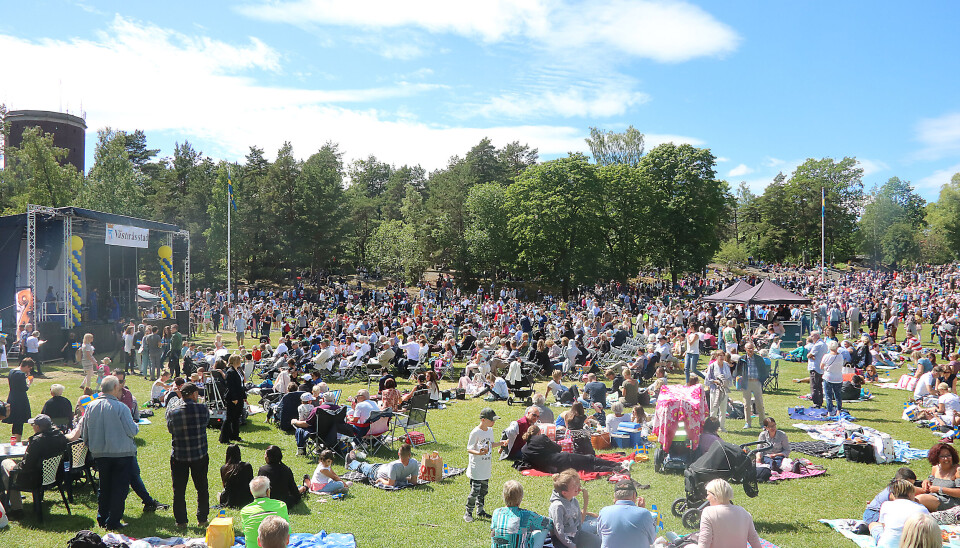 Folkfest. Nationaldagsfirande på Djäkneberget brukar locka tusentals västeråsare.