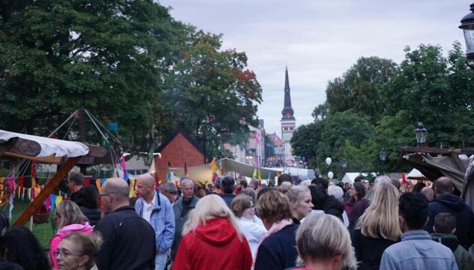 Folkvimmel. Västerås går man ur huse när det vankas Kulturnatt, som här för några år sedan på Medeltidsmarknaden vid slottet. Folkvimmel. Västerås går man ur huse när det vankas Kulturnatt, som här för några år sedan på Medeltidsmarknaden vid slottet.