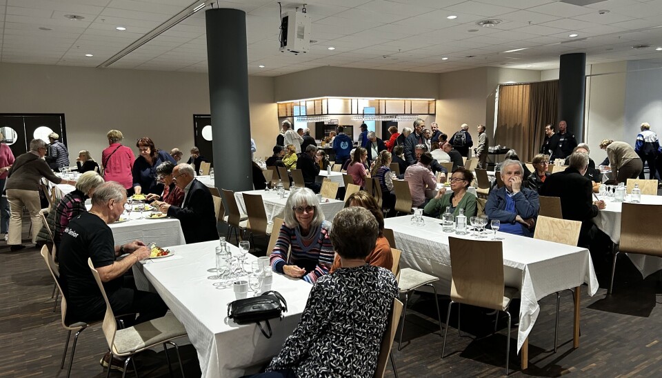 Fikapaus. I kafédelen kunde man välja mellan fika, enklare tilltugg och lunch.