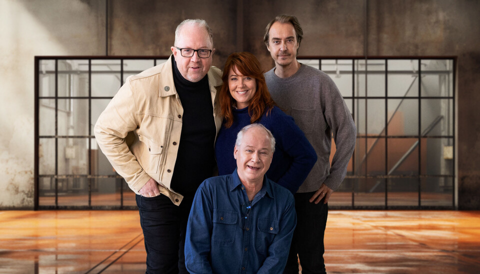 nya ensemblen. Anders Jansson som Dynamit-Harry, Jennie Silferhjelm som Doris, Jonas Karlsson som Vanheden och Robert Gustafsson som Charles-Ingvar “Sickan” Jönsson har huvudrollerna i nya Jönsonligan-filmen som just nu spelas in i Västerås och har premiär julen 2024.