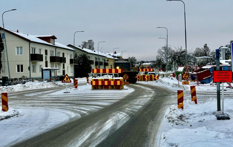 Nu kan boende på och längs Malmabergsgatan åka via city och E18. Vägen är istället avstängd en bit upp på Malmabergsgatan och är endast öppen för busstrafik och byggfordon.
