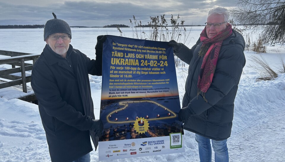 Lyser upp Mälaren för freden. Hans Hedenström och Håkan Dahlberg.