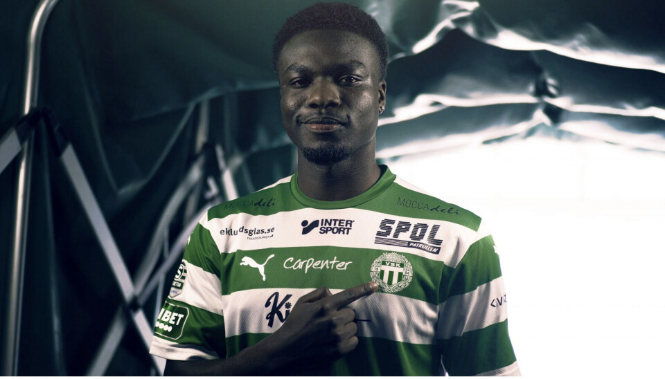 Den 21-årige belgiske mittfältaren Samuel Asoma är klar för spel med VSK i allsvenskan.